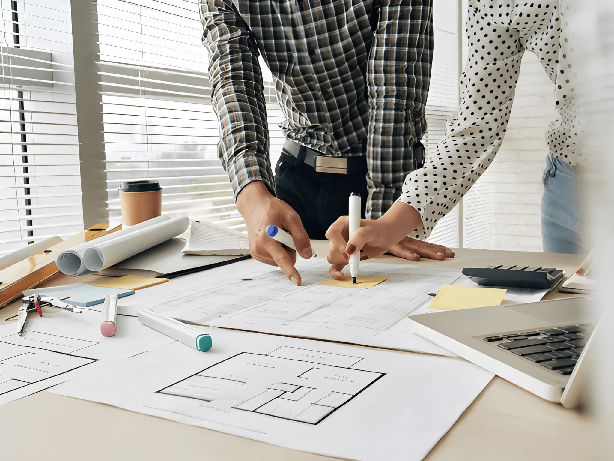 Reunião de equipe para orçamento e definição de escopo